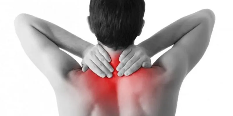 Nguy cơ bị thoát vị đĩa đệm cổ vì ngồi nhiều