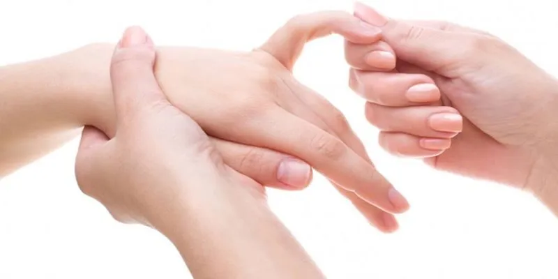 Bị tê đầu ngón tay